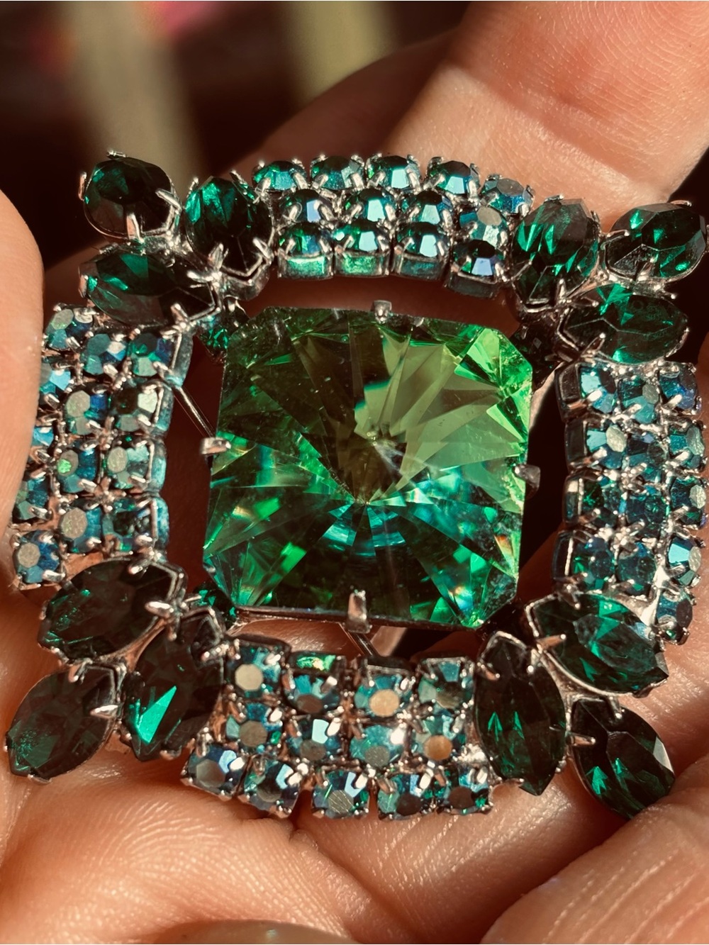 Emerald Green Rhinestone Brooch - Picture 7 of 7